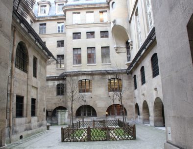 Conciergerie-cour