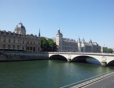 Conciergerie-from-Seine