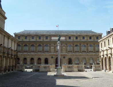 A walk in Saint-Germain-des-Prés Paris • Paris je t'aime - Tourist